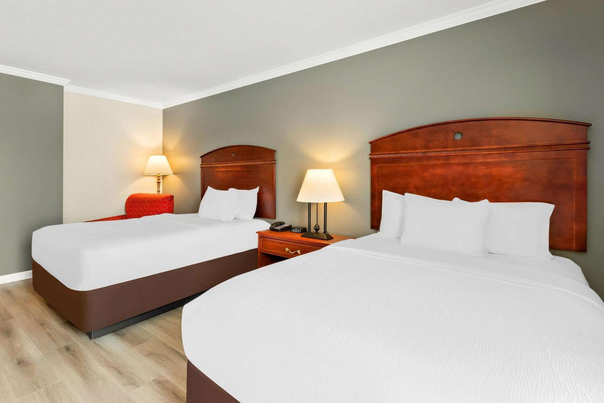 Quality Edison-new Brunswick Inn 3*